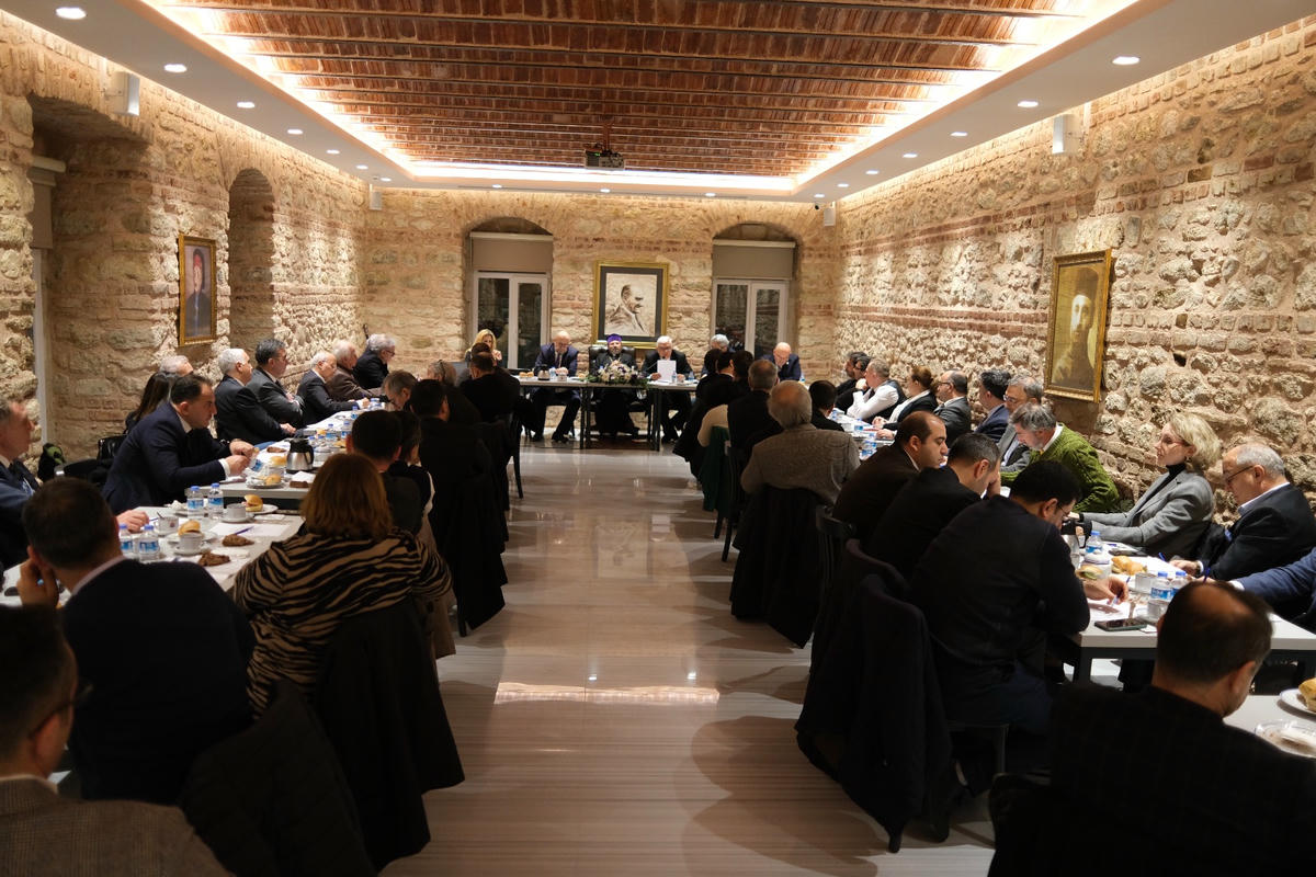 ERVAB’da meslek lisesi formülü  konuşuldu, akademisyenler açıklama yaptı